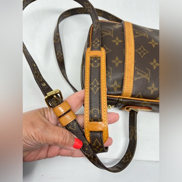 Louis Vuitton Danube PM Monogram Crossbody Unisex - Picture 8 of 16